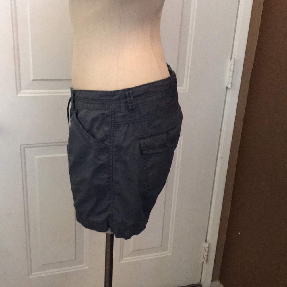 Shorts - Picture 2 of 3
